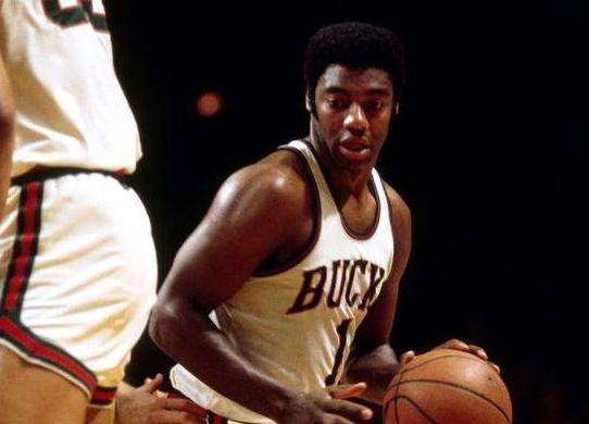 [图]德甲-拜尔传射吉拉西建功 多特蒙德2-1逆转莱比锡.