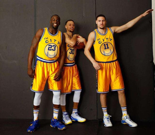 扮演英雄 扮演英雄